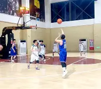 对阵实力悬殊的对手,某队勇夺胜利者