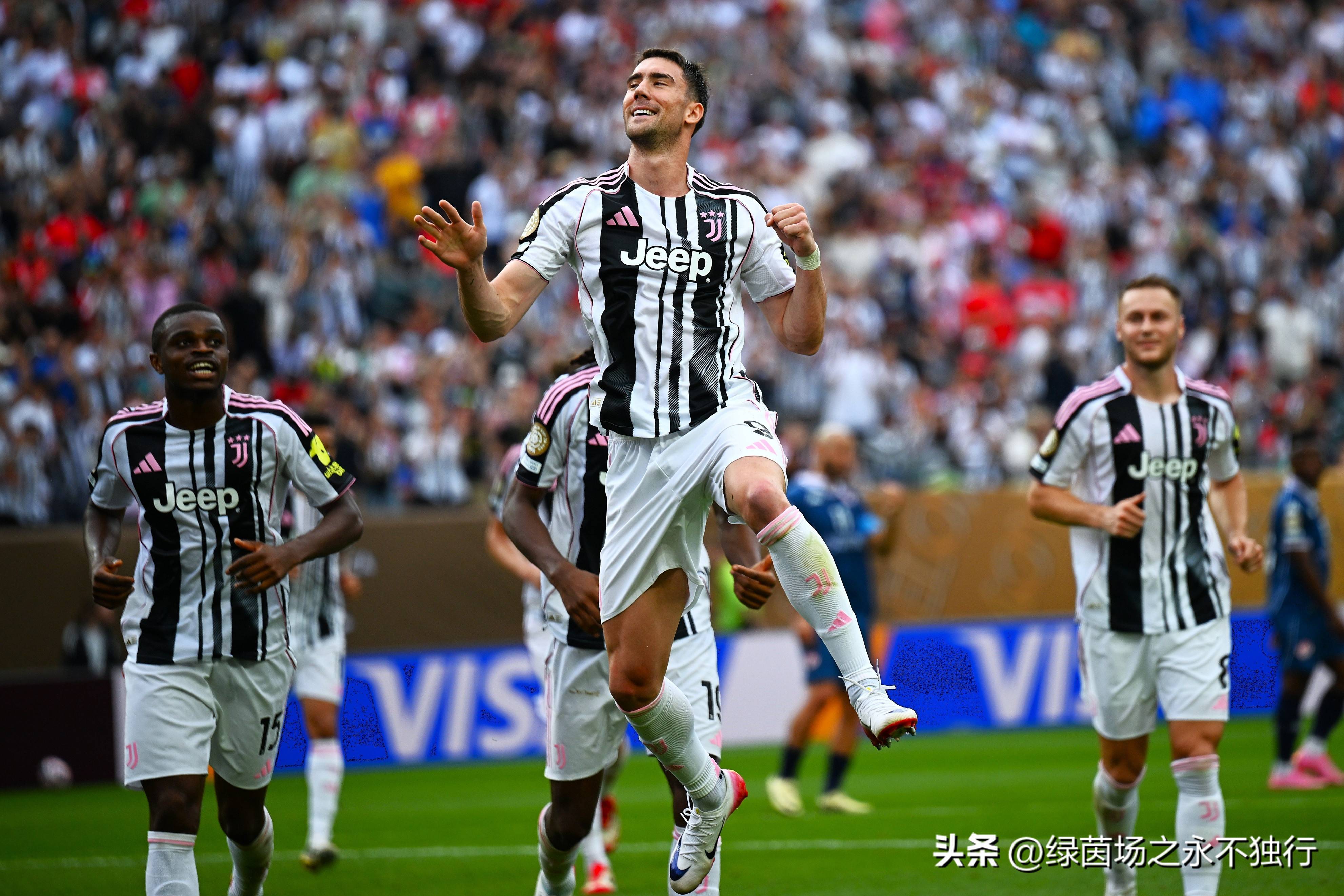 平博-尤文图斯左后卫桑德罗